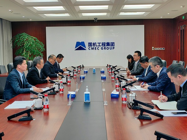 双方进行座谈交流.jpg 双方进行座谈交流.jpg