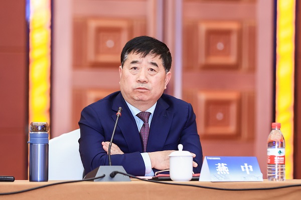 b体育·（sports）官方网站副总经理燕中主持会议.jpg