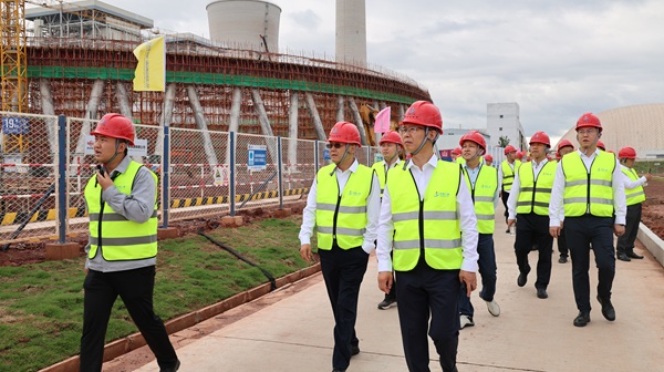 观摩现场.jpg 观摩现场.jpg