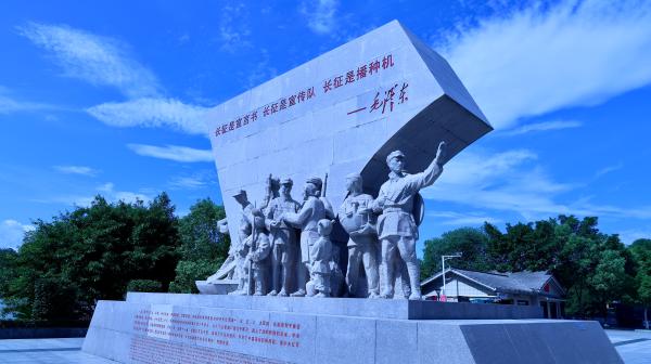 雕像(1).jpg 雕像(1).jpg